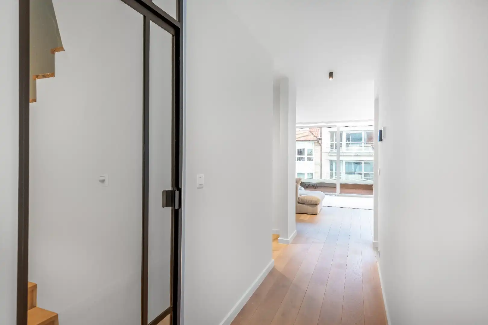 Ruime triplex ( BEN-woning) gelegen vlakbij de Lippenslaan en Zoutelaan op wandelafstand van de Zeedijk. foto 24