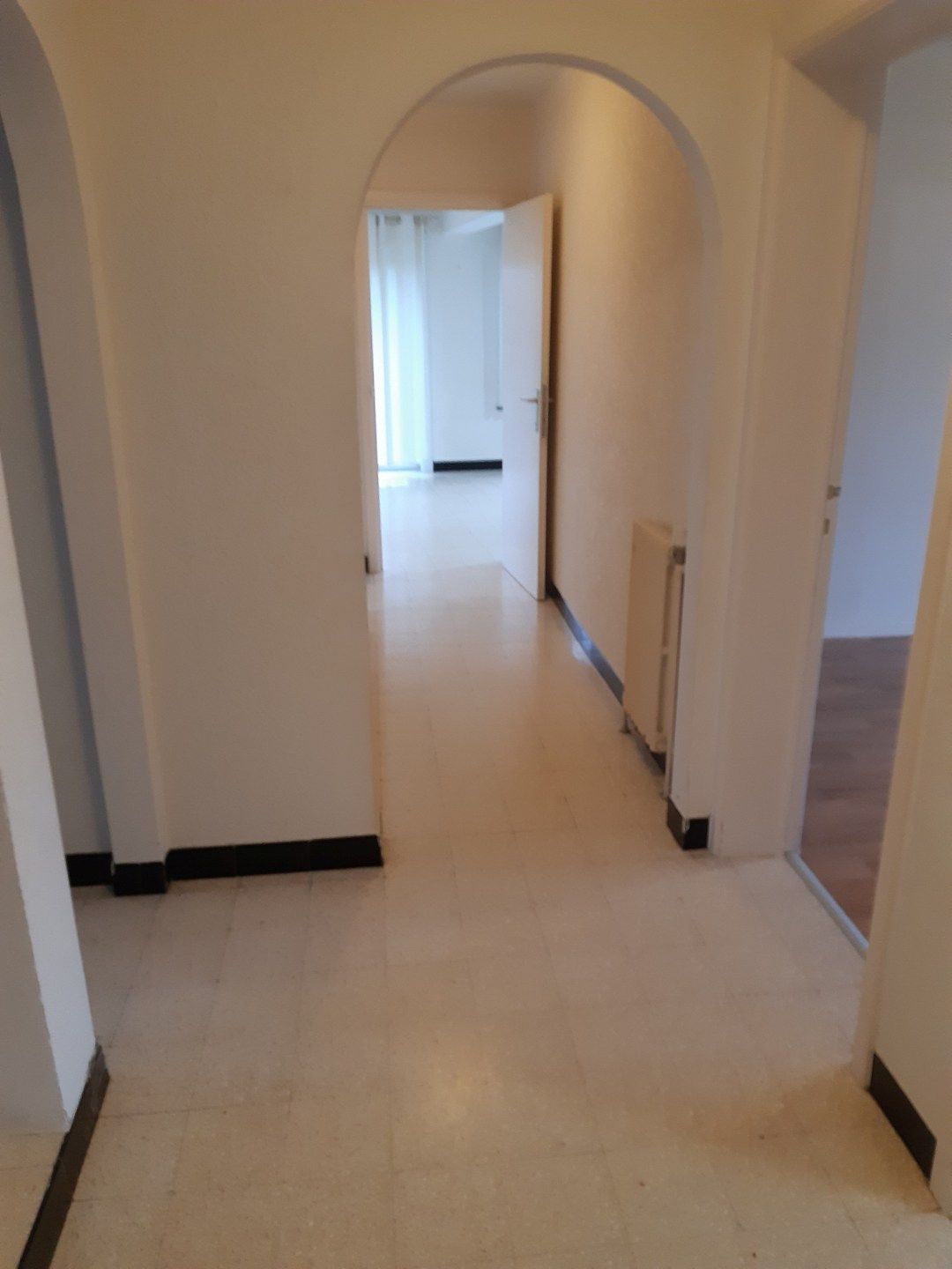 Ruim appartement in centrum Eine. foto 21