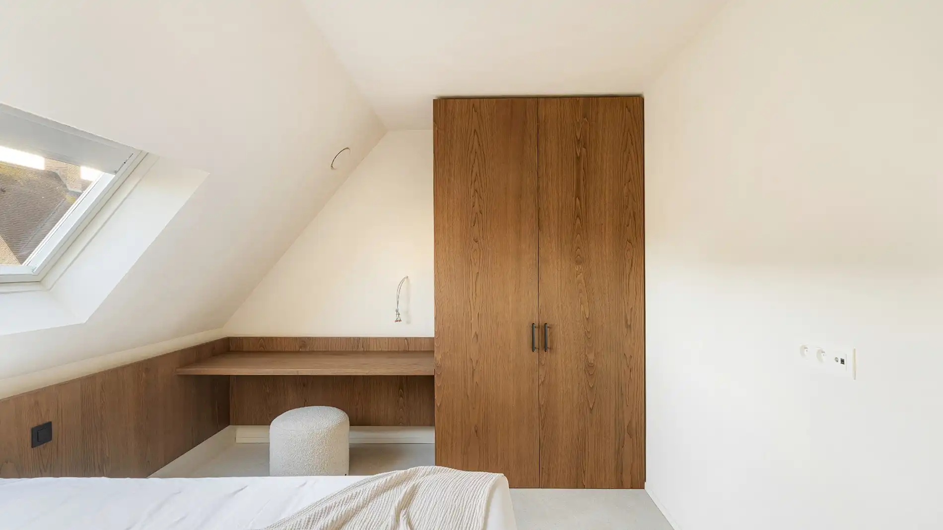 Alleenstaande en luxueus gerenoveerde villa op een rustige en residentiële ligging in Knokke foto 24