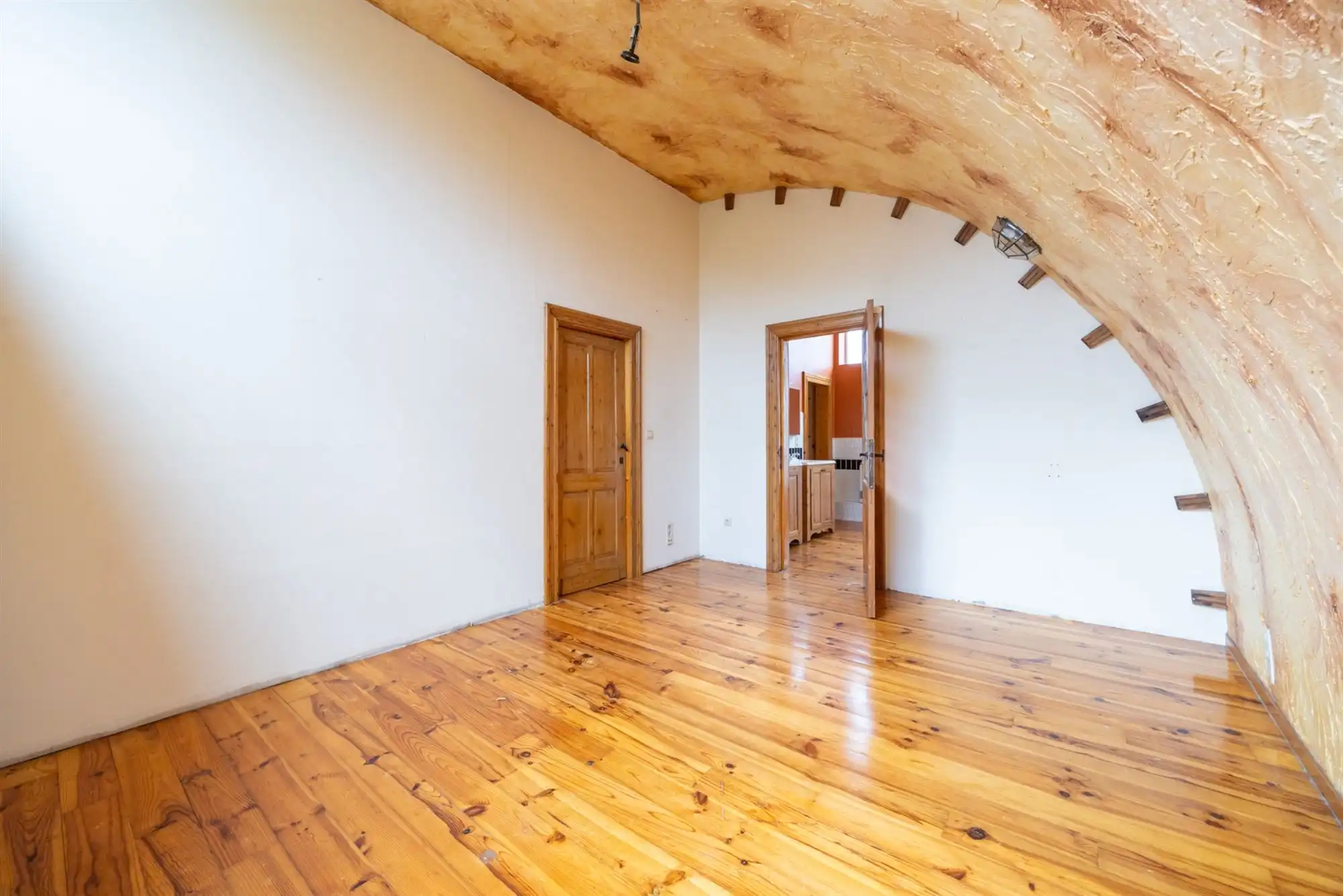 Lichtrijk op te frissen woning op 11a60ca foto 27