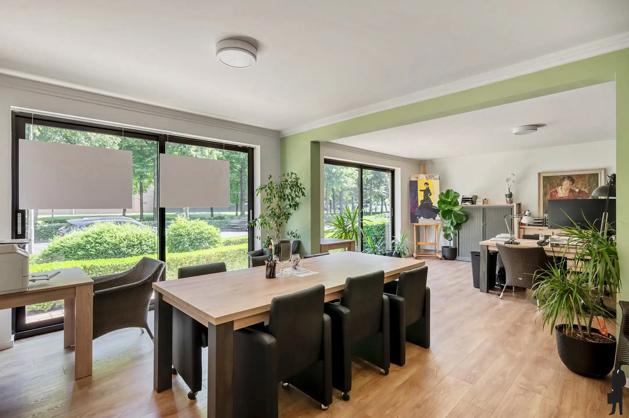 Ruim appartement van ca. 170 m² met 3 slaapkamers, garagebox en 2 terrassen op centrale ligging foto 2