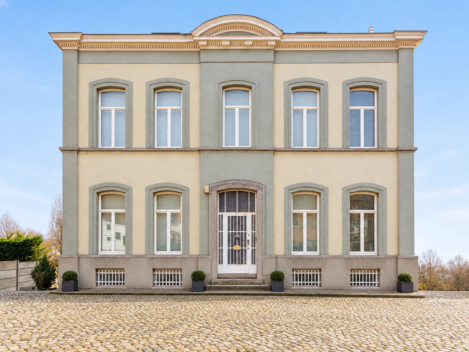 Ruim herenhuis van 571 m² met 8 slaapkamers en een tuin van bijna 20 are foto 34