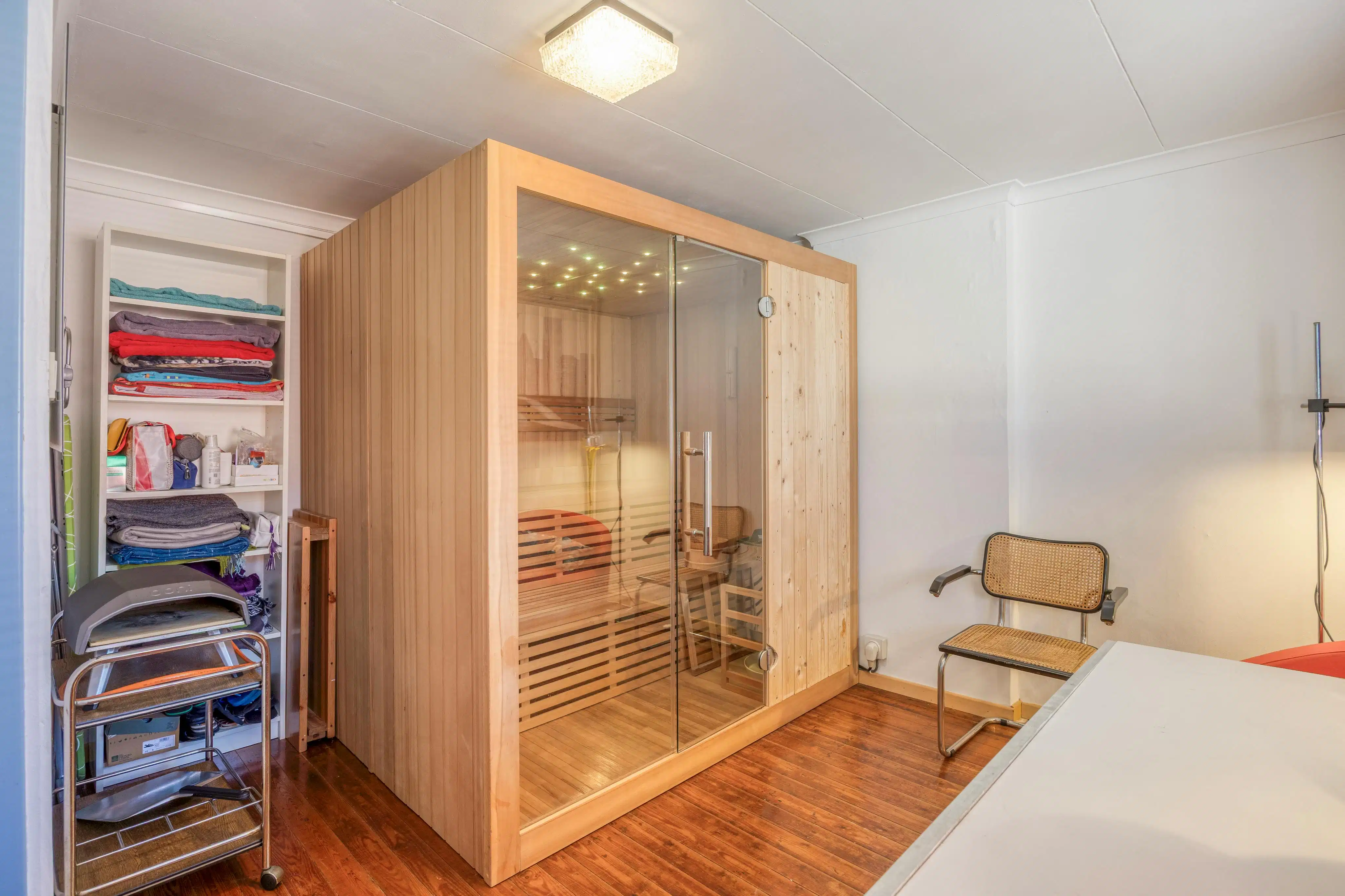 Instapklare gezinswoning met 5 slaapkamers en ruime tuin foto 17