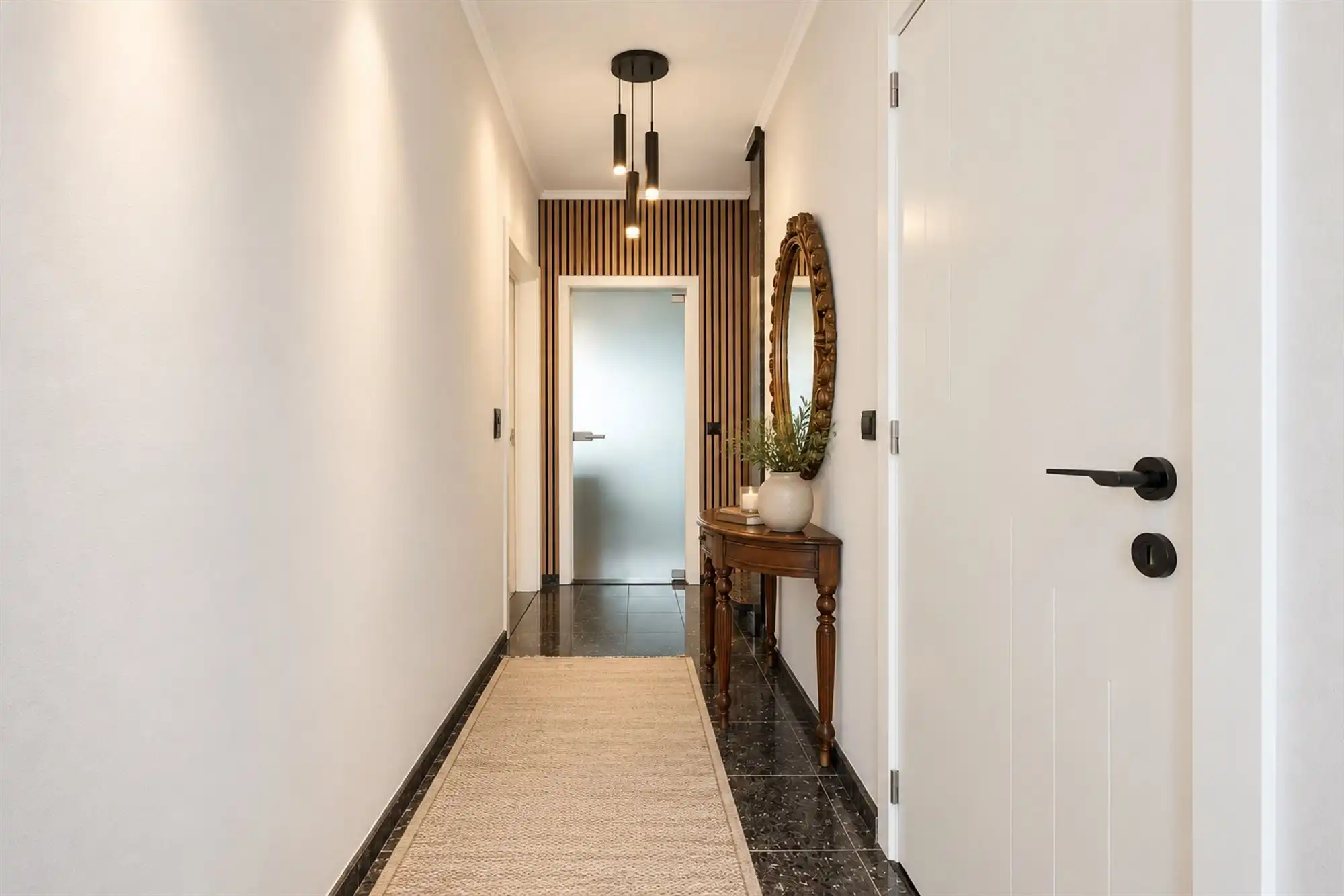 Instapklare woning met 4 slaapkamers en garage foto 6
