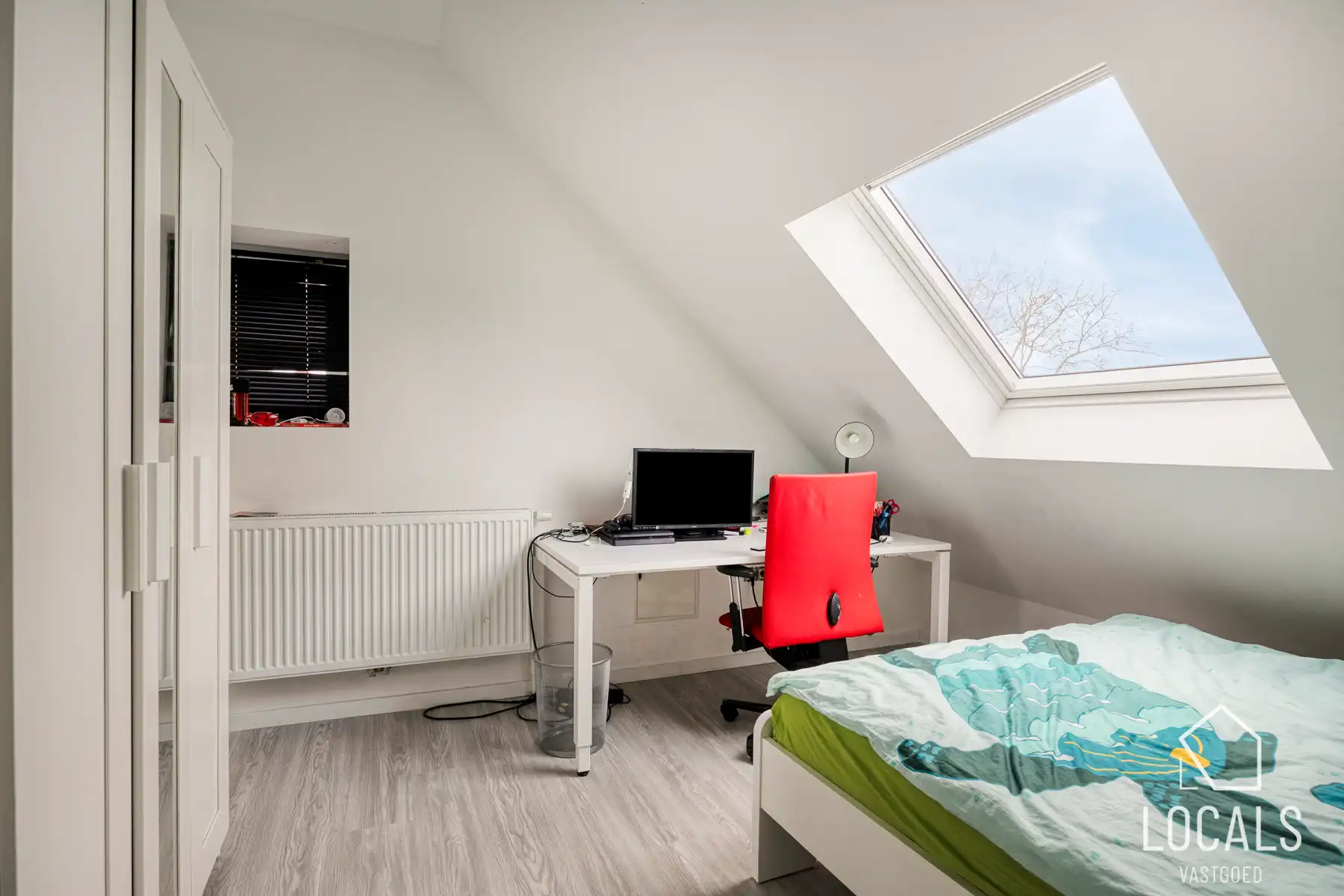 Instapklare woning met 5 slaapk., 3 badkamers en tuin foto 20