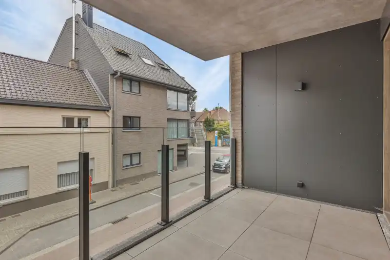 Stijlvol nieuwbouwappartement met 3 slaapkamer nabij het station van Evergem foto 9