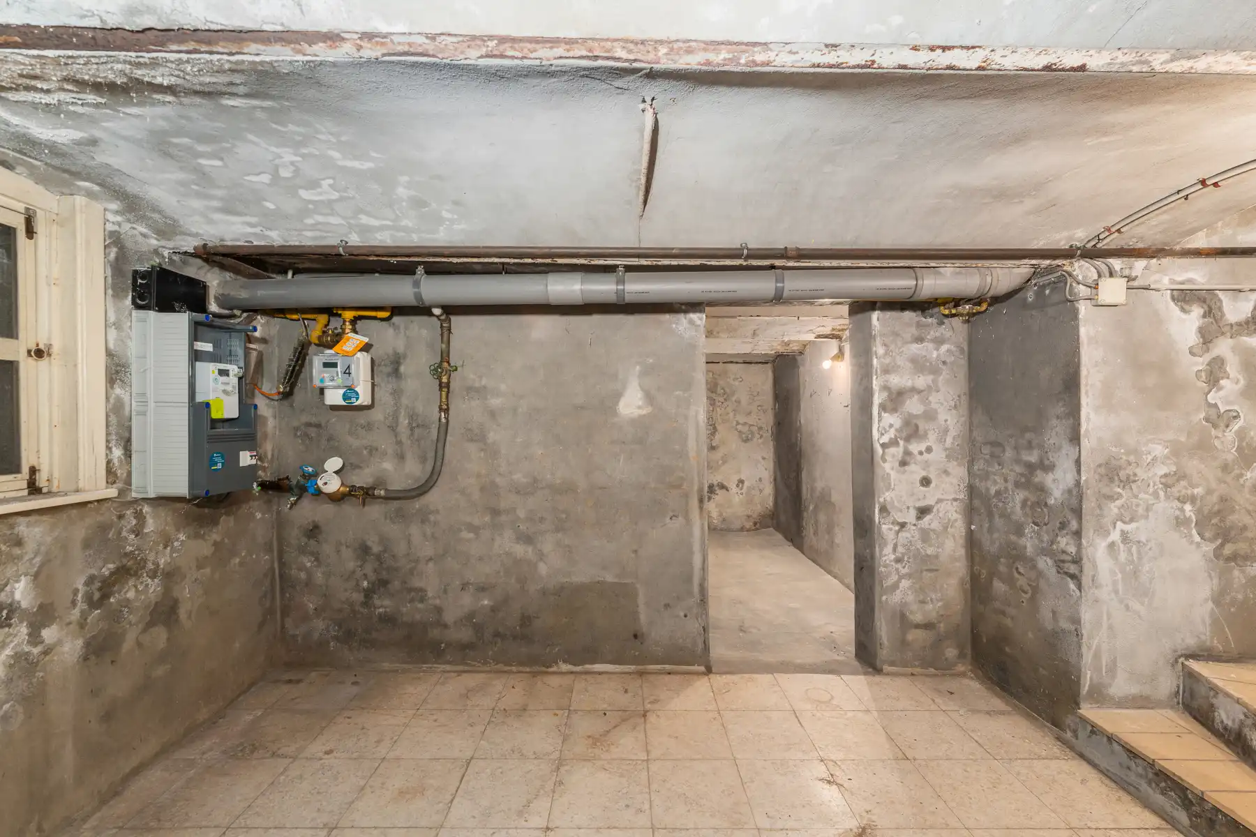 Ruime rijwoning in het stadscentrum foto 24