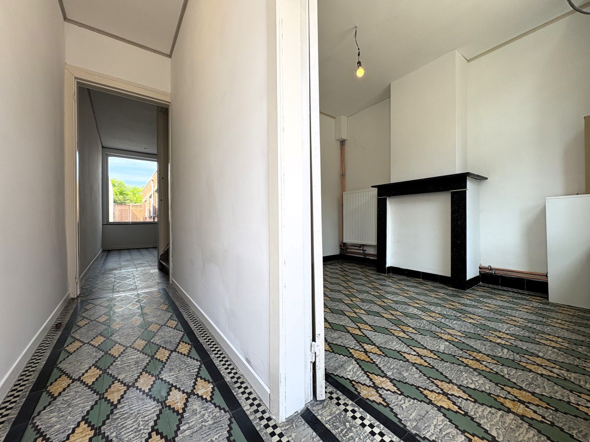 Leuk gerenoveerde woning met 3 slaapkamers foto 2