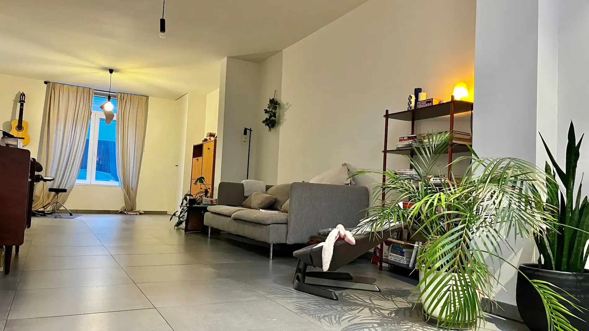 Welkom in deze ruime, vernieuwde BEN-woning met mogelijk 4 ruime slaapkamers, uitweg en zonnepanelen! foto 3