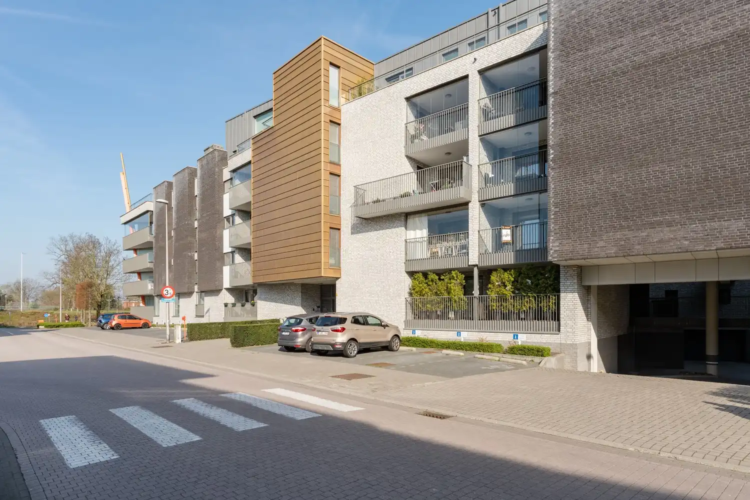 Prachtig penthouse met zeer groot terras en daktuin op het zuiden met 2 slaapkamers en 2 badkamers. foto 2