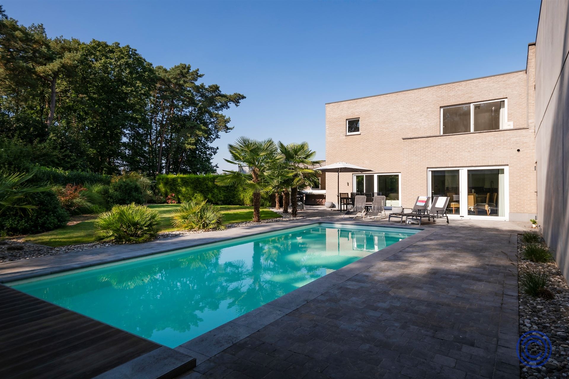 Magazijn ca. 466m² + luxueuze woning ca. 367m²! foto 8