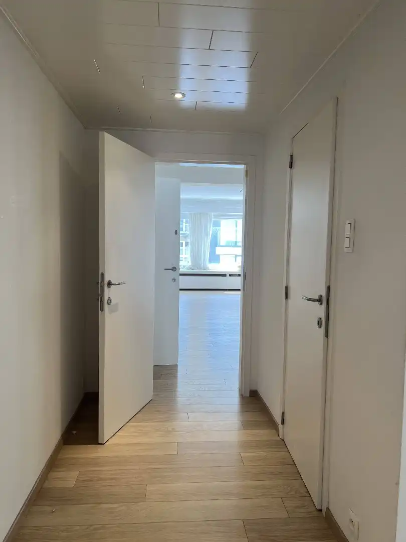 Te Huur – Appartement met Lateraal Zeezicht in het Centrum van Oostende foto 12