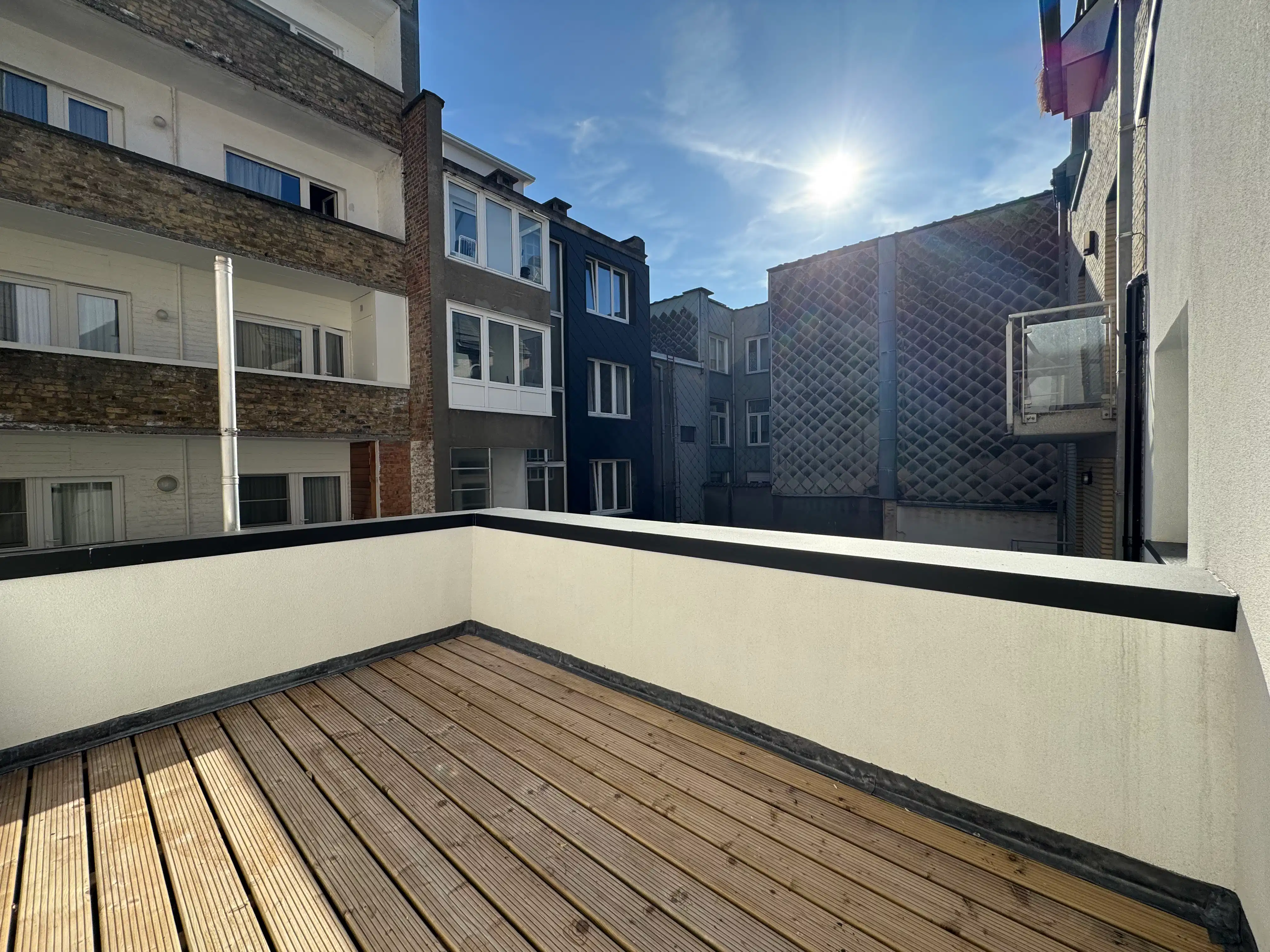 Subliem gerenoveerd appartement met terras foto 5