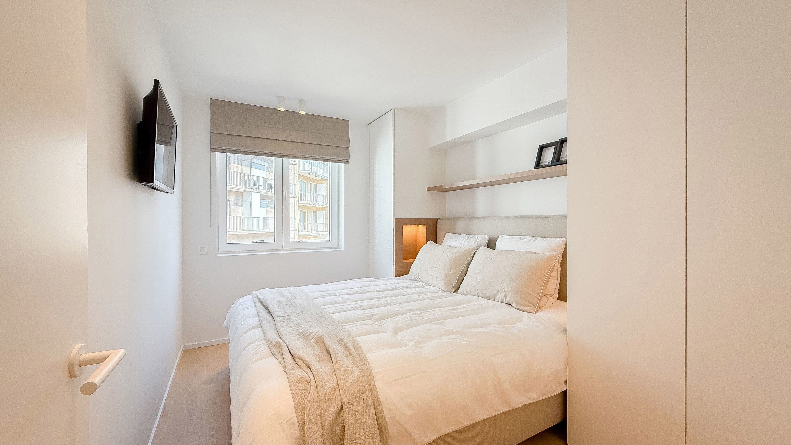 Volledig gerenoveerd appartement / Gemeubileerd / met garage foto 25