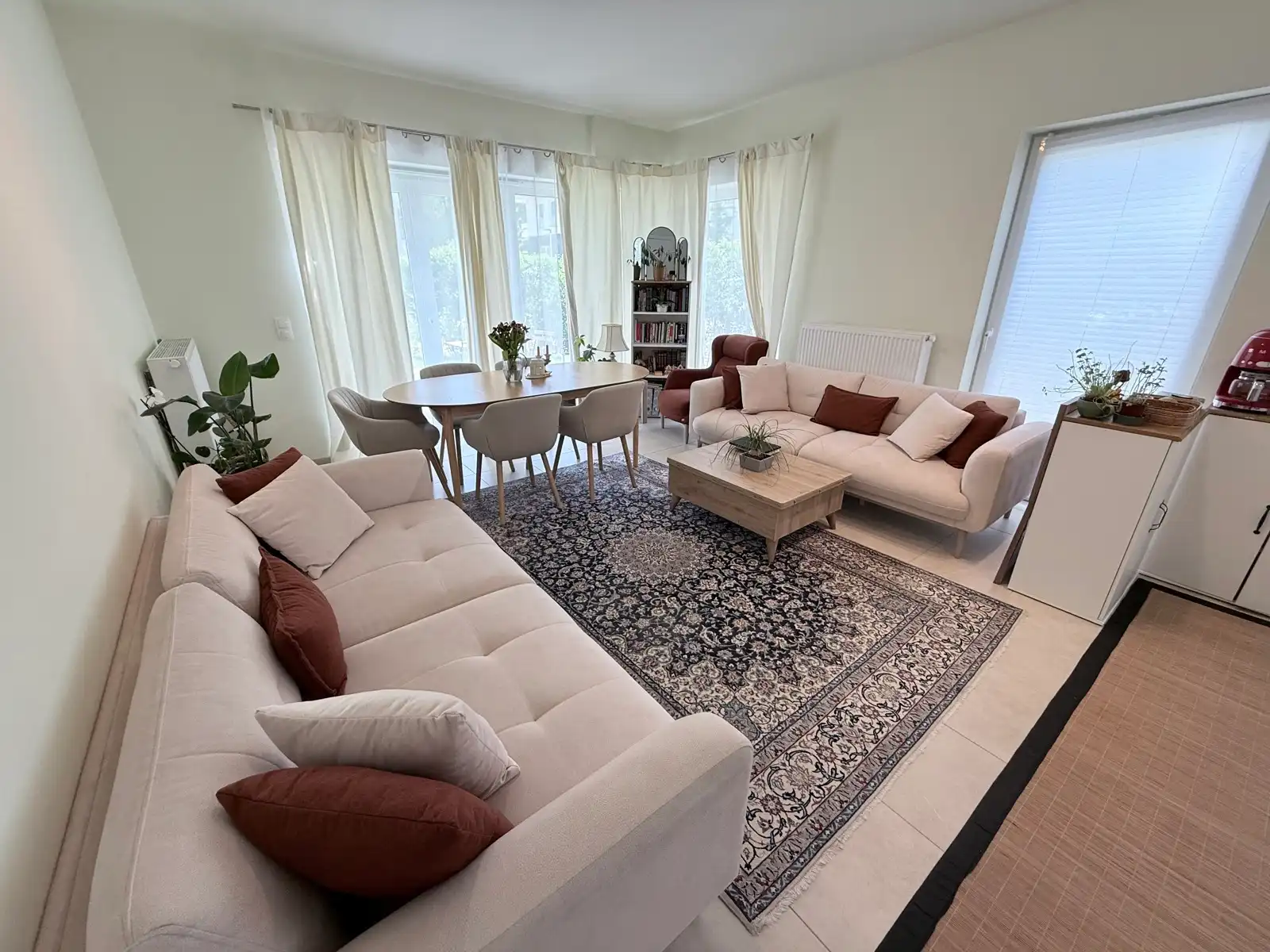 Hoekappartement met tuin, parking en rustige ligging foto 2