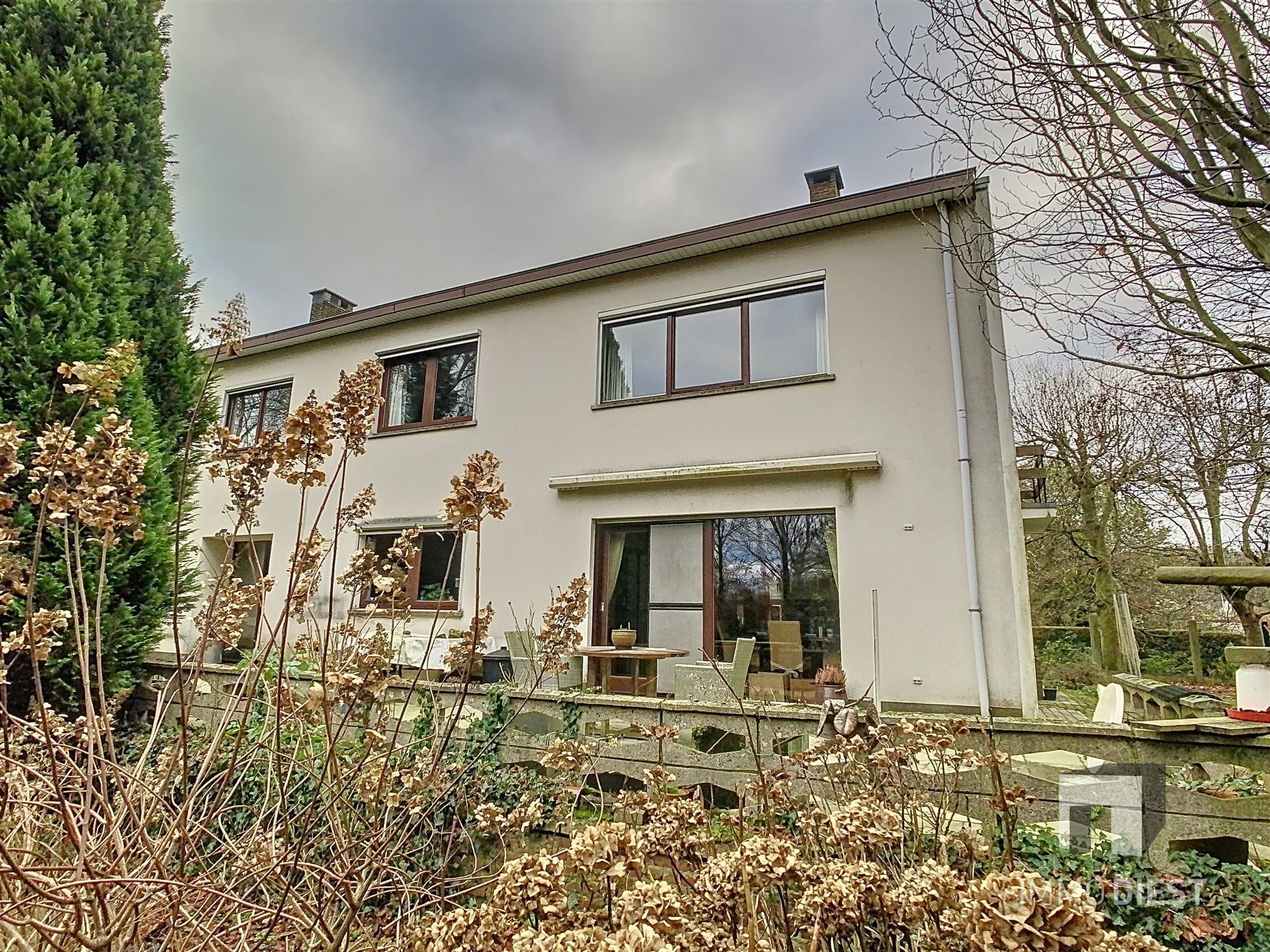 Ruime woning met een tijdloze architectuur op 36a 94ca, incl. bouwgr foto 3