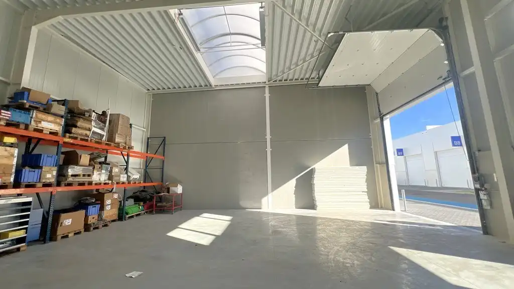 Nieuwbouw magazijn te koop vlakbij R4 in Evergem foto 7