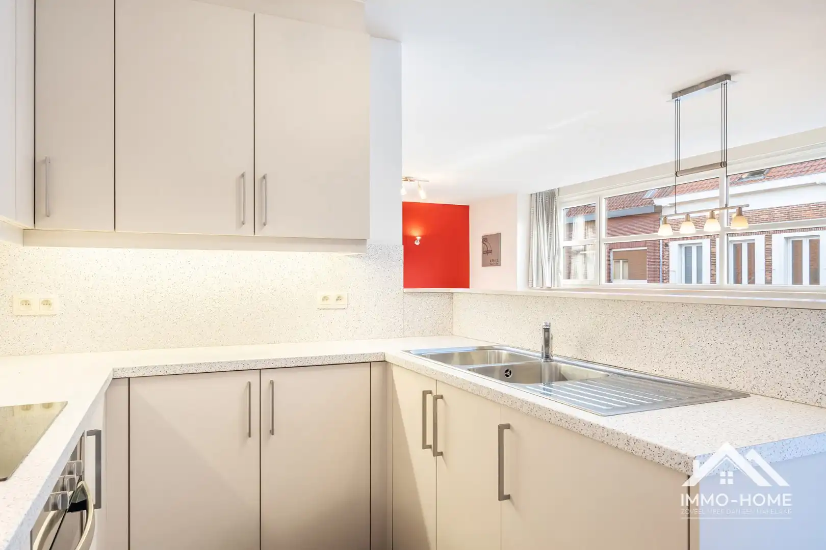 Modern instapklaar appartement op een topligging! foto 9