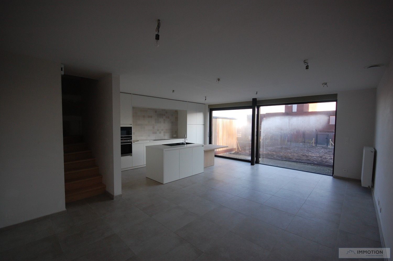 Instapklare nieuwbouw BEN-woning met terras en tuin foto 4