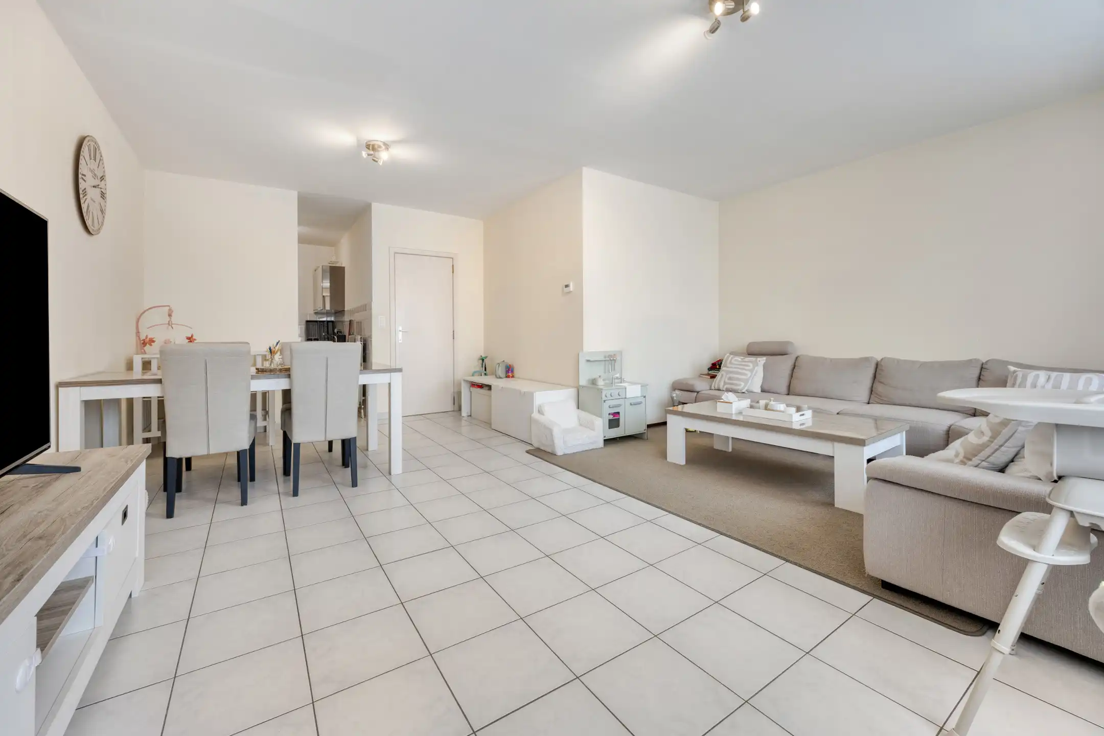 Opbrengsteigendom met 3 verhuurde appartementen nabij stad  foto 7