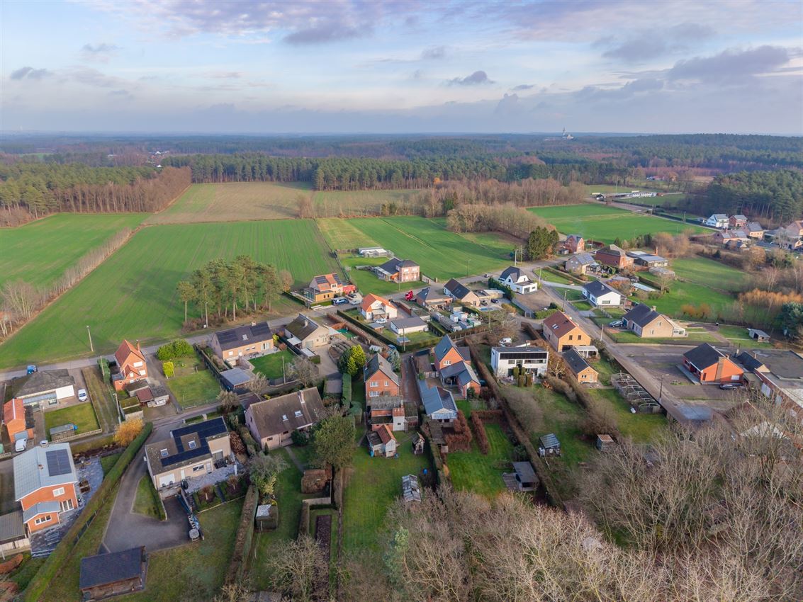 Vrijstaande woning met 3slk in verkeersluwe straat foto 31