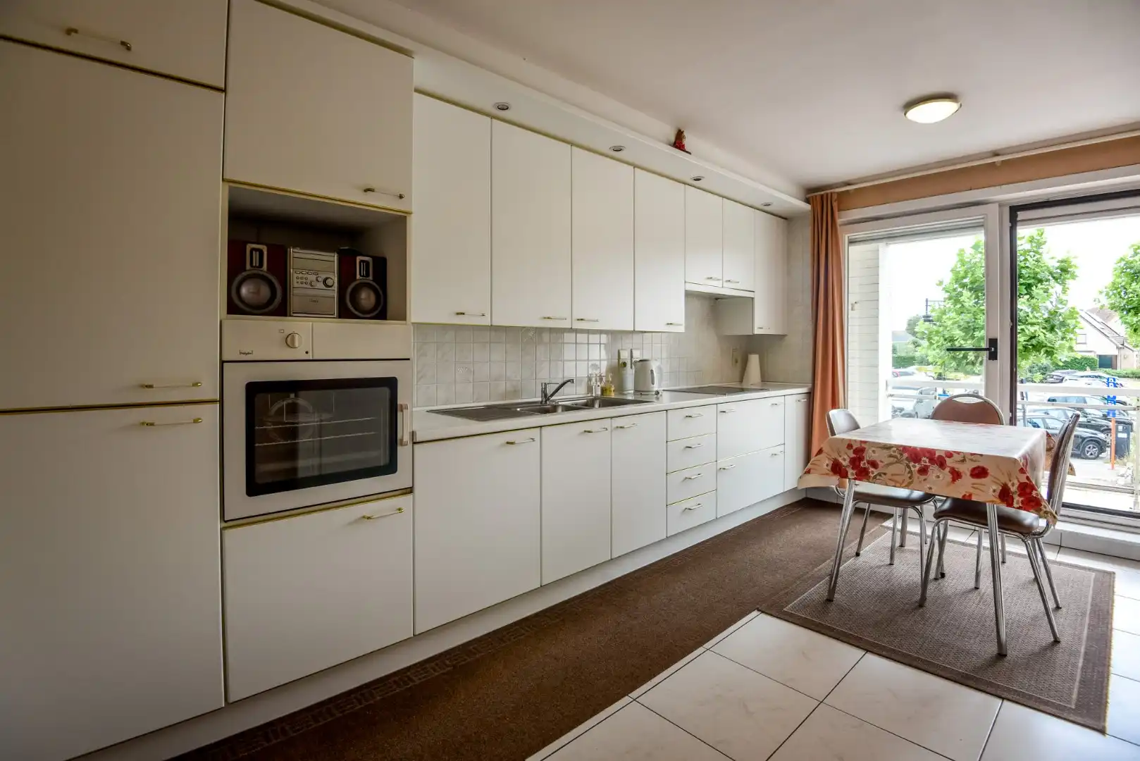 Ruim appartement met 2 slaapkamers en garage in het centrum van Maldegem foto 8