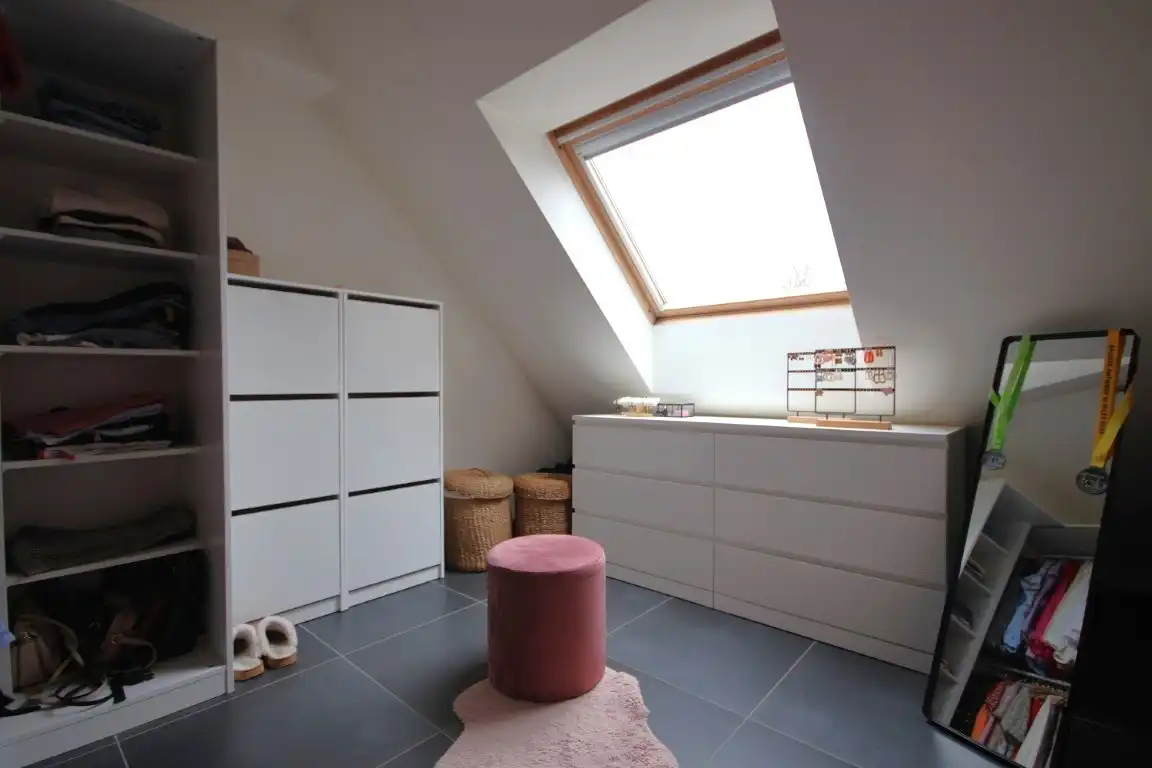 Rustig gelegen duplex appartement, met garage en extra staanplaats op wandelafstand van het centrum van Sint-Truiden. foto 19