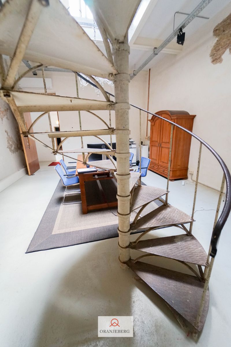 Polyvalente atelierruimte-magazijn-loods foto 14