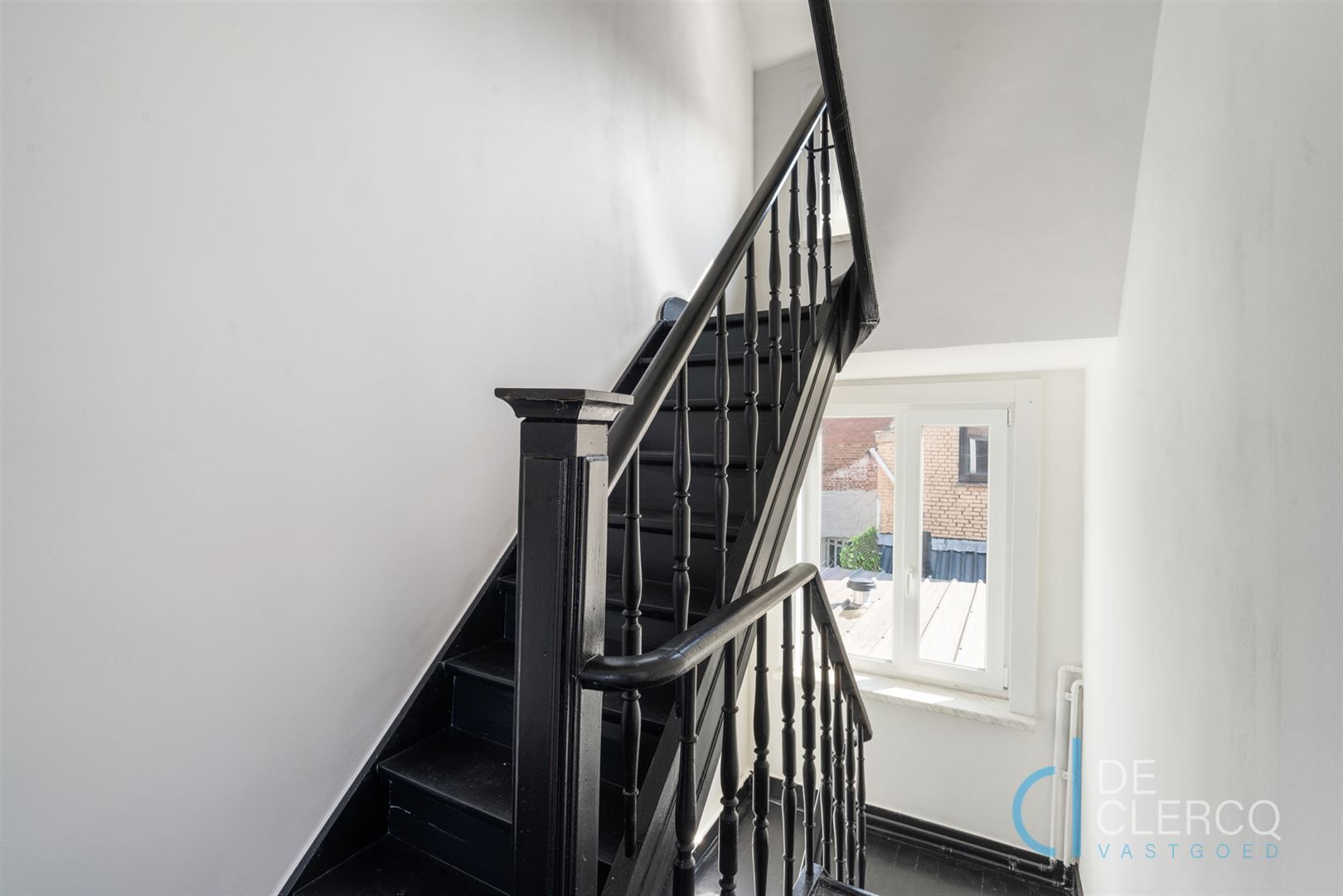 Op te frissen woning te koop in centrum Lochristi!  foto 5