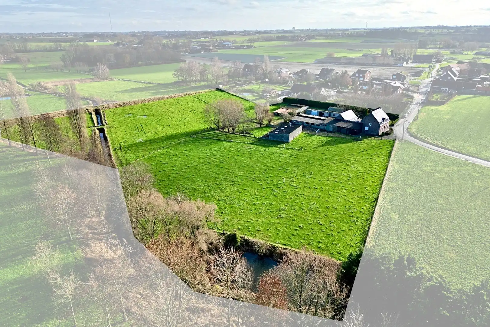 Lichtervelde - Rustig gelegen hoeve op perceel van 21.078 m²! foto 3