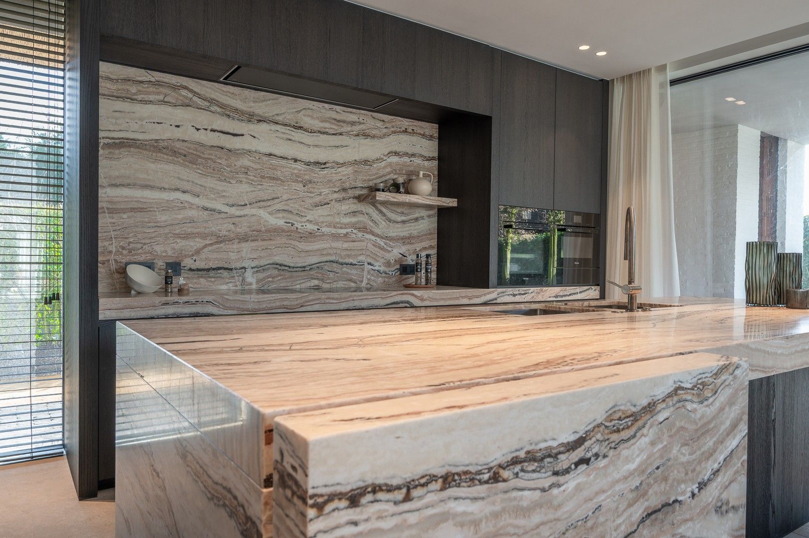 Uitzonderlijke luxueuze nieuwbouwvilla met zwembad in een residentiële buurt te Knokke foto 13