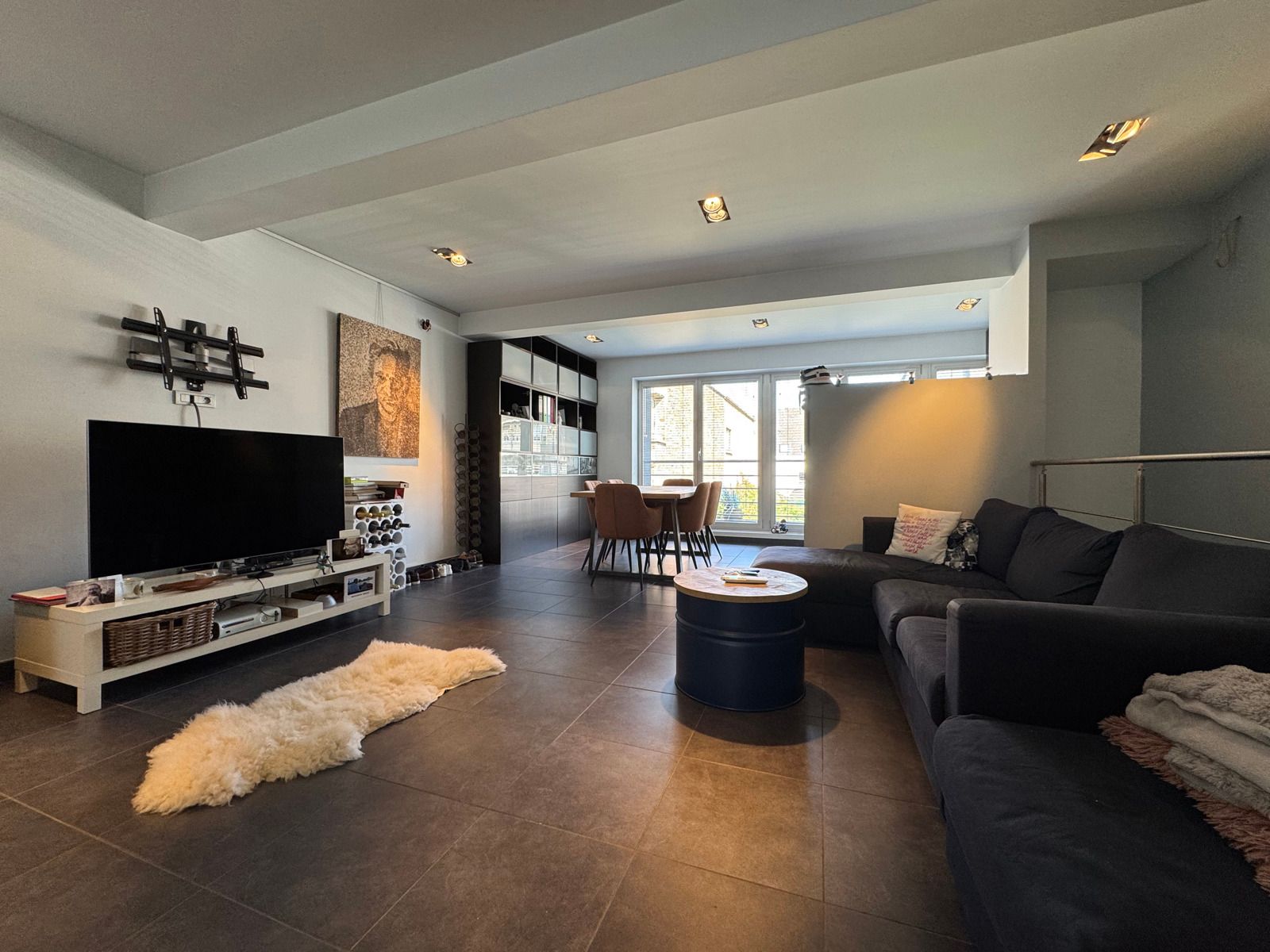 Luxueus afgewerkt duplex loft in het centrum van Aalst! foto {{pictureIndex}}