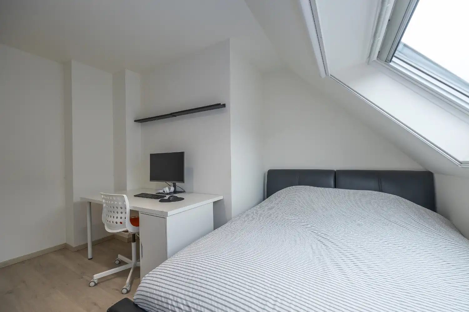 Instapklare halfopen bebouwing in rustige woonwijk te Bredene foto 15