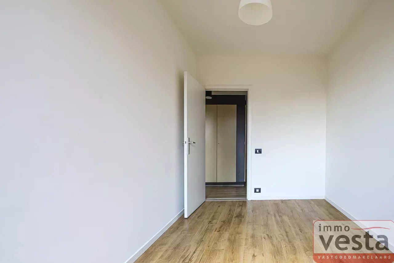 Te huur: Goed onderhouden appartement in het centrum van Sint-Truiden foto 10
