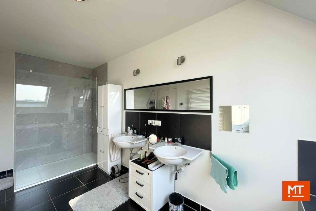Te huur: Energiezuinige halfopen woning met 4 slaapkamers, tuin en loods (150 m²) foto 18