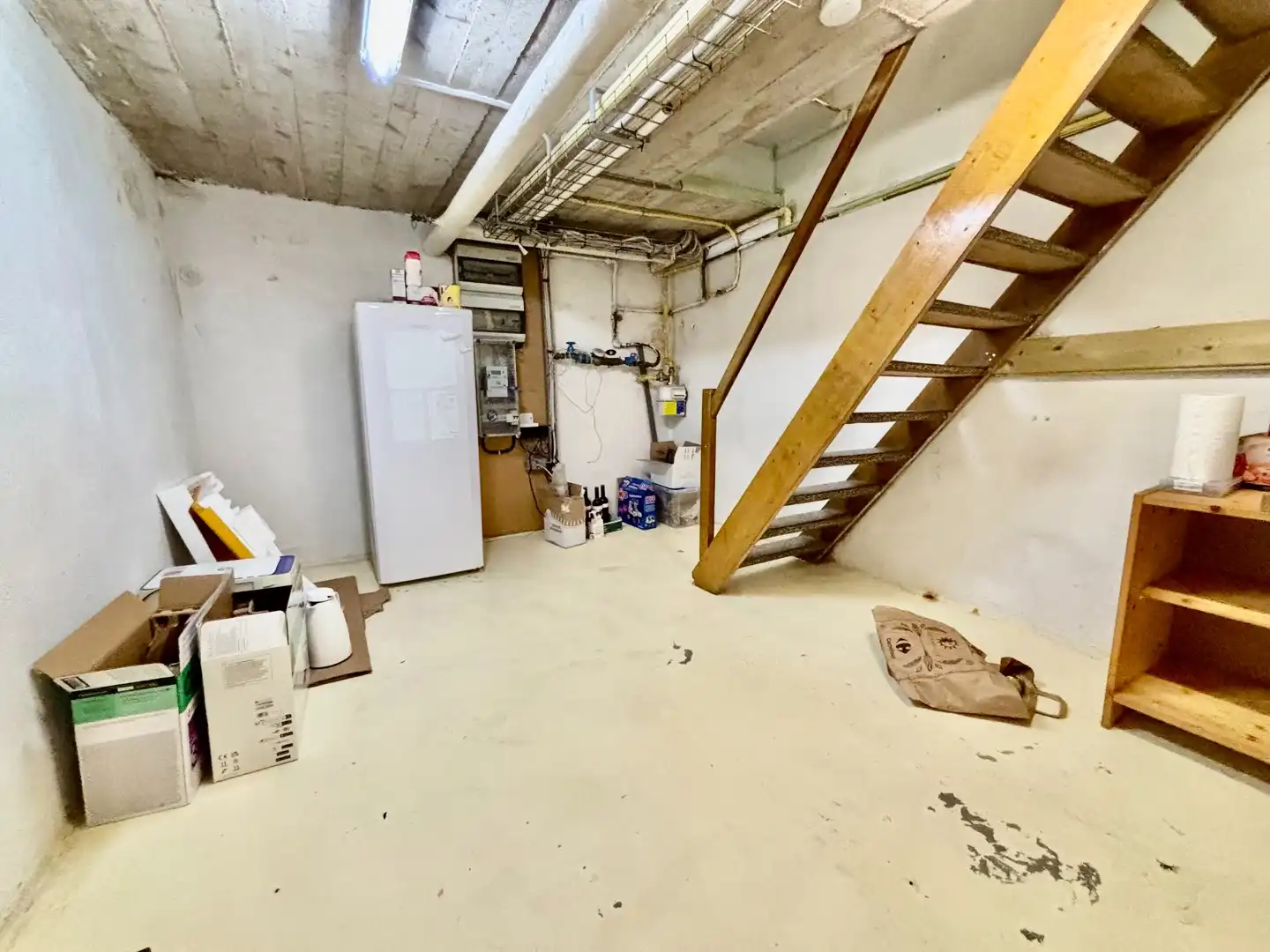 Instapklare halfopen bebouwing met veel ruimte, garage en zonnige tuin foto 7
