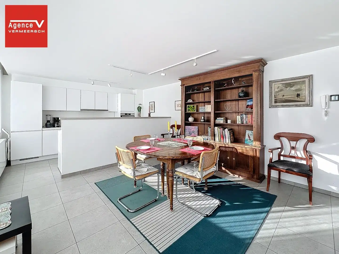 Ruim en lichtrijk GEMEUBILEERD  2-slkr appartement (117m²)gelegen op 50m van Zeedijk!  foto 10