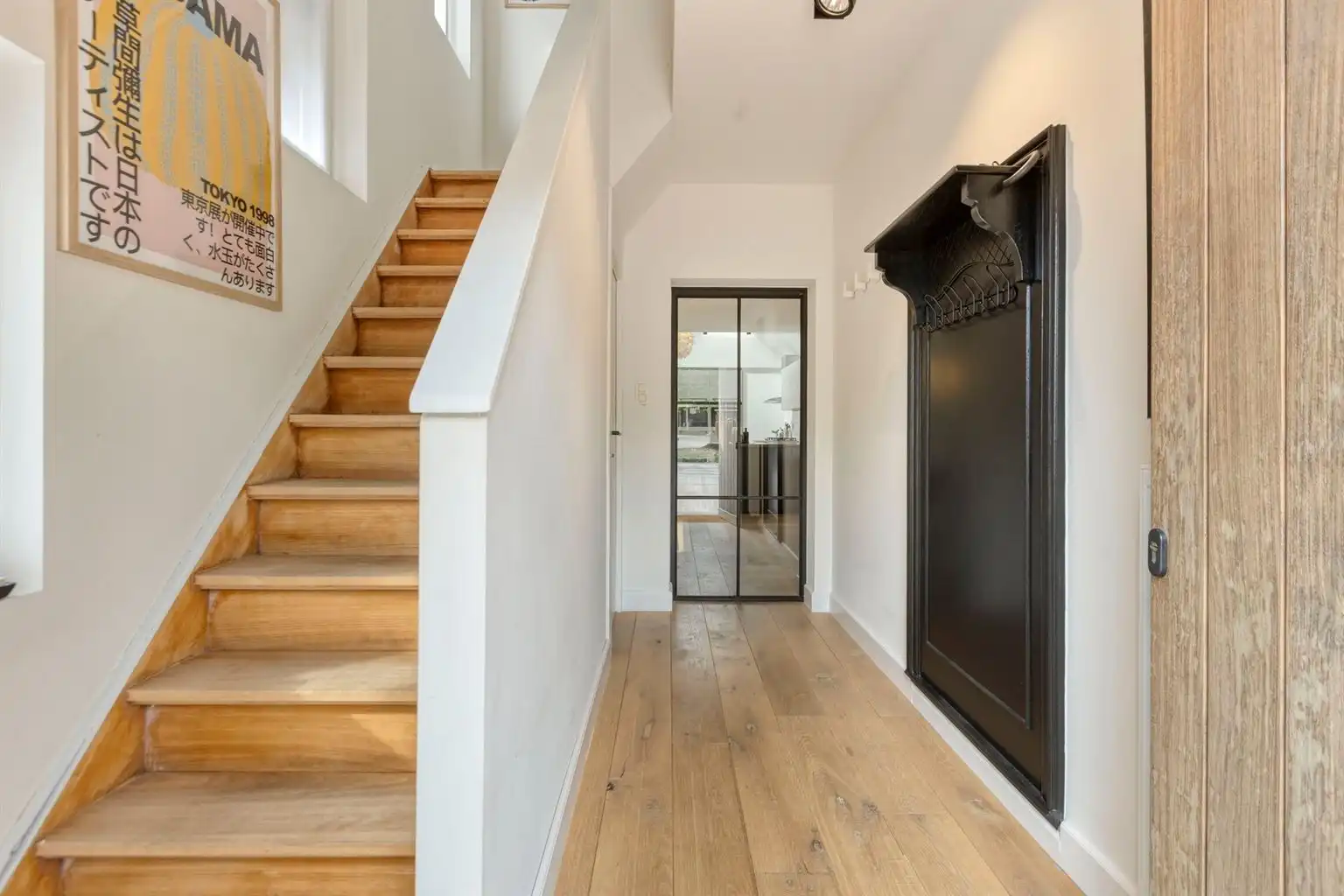 Prachtig gerenoveerde woning met 3 slaapkamers, omheinde tuin en garage, op een rustige doch centrale locatie te Elen foto 2