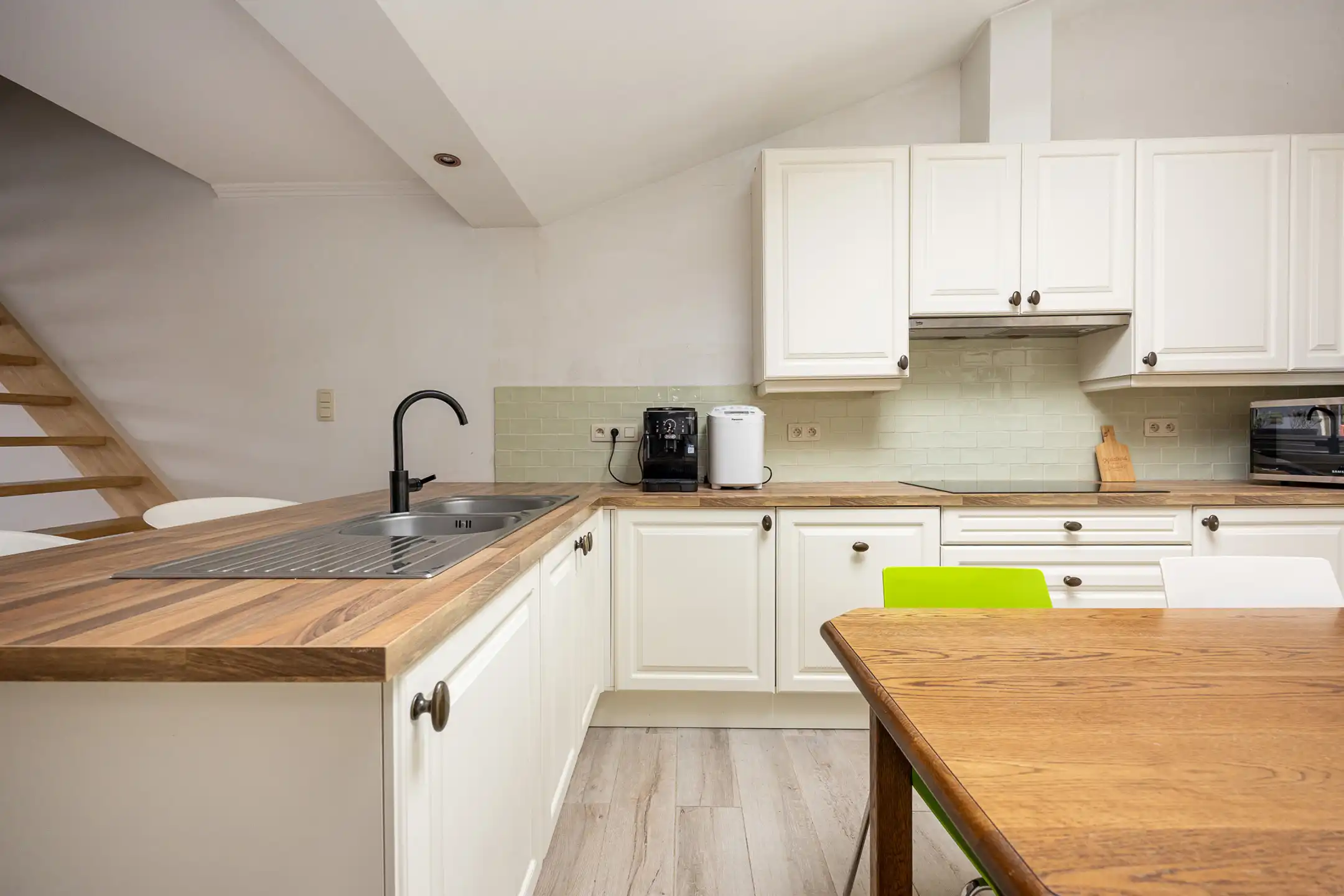 Gerenoveerde instapklare woning op unieke locatie te Beerse foto 13