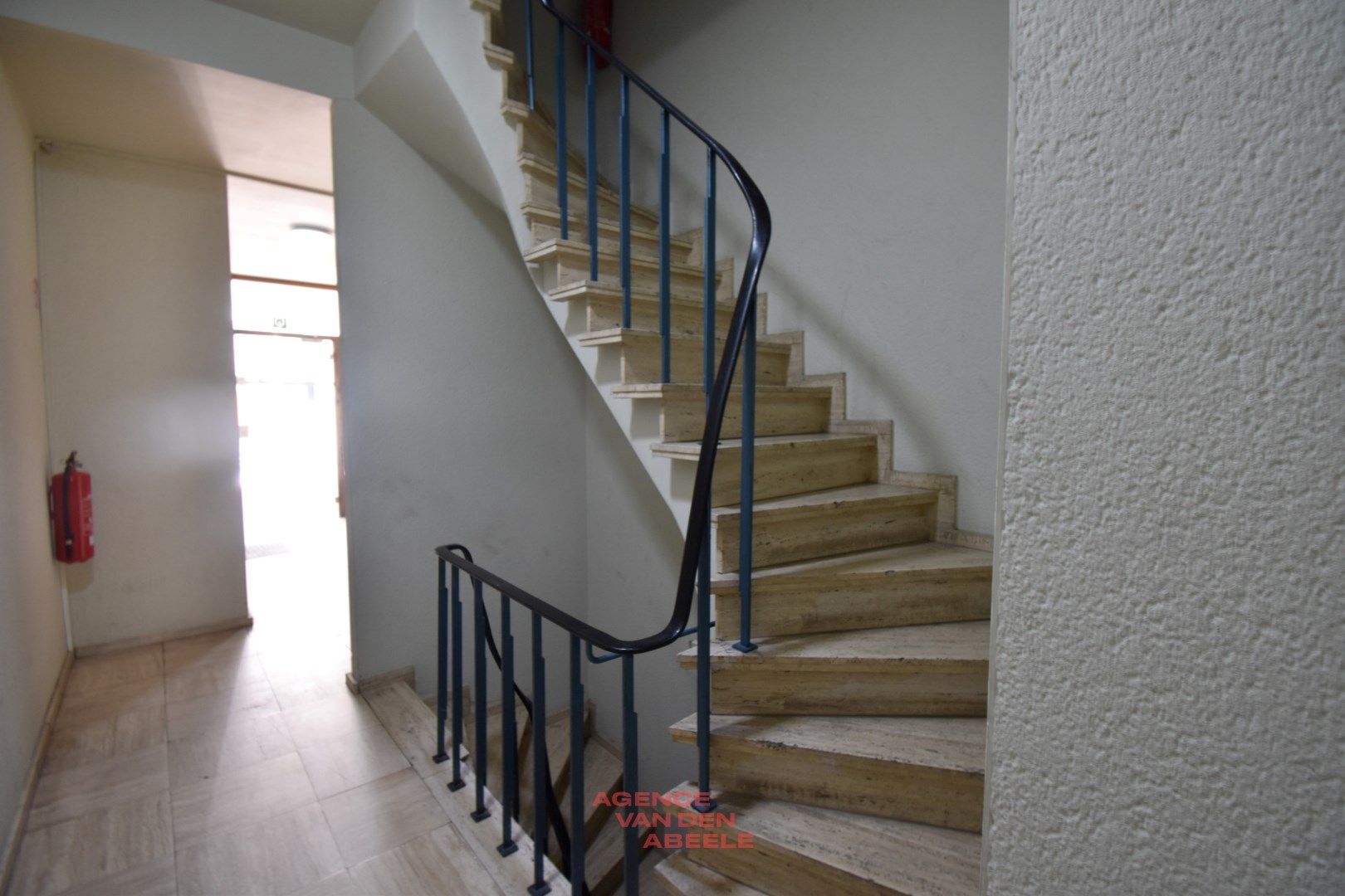 Opbrengsteigendom met 6 appartementen en commerciële handelsruimte foto 6