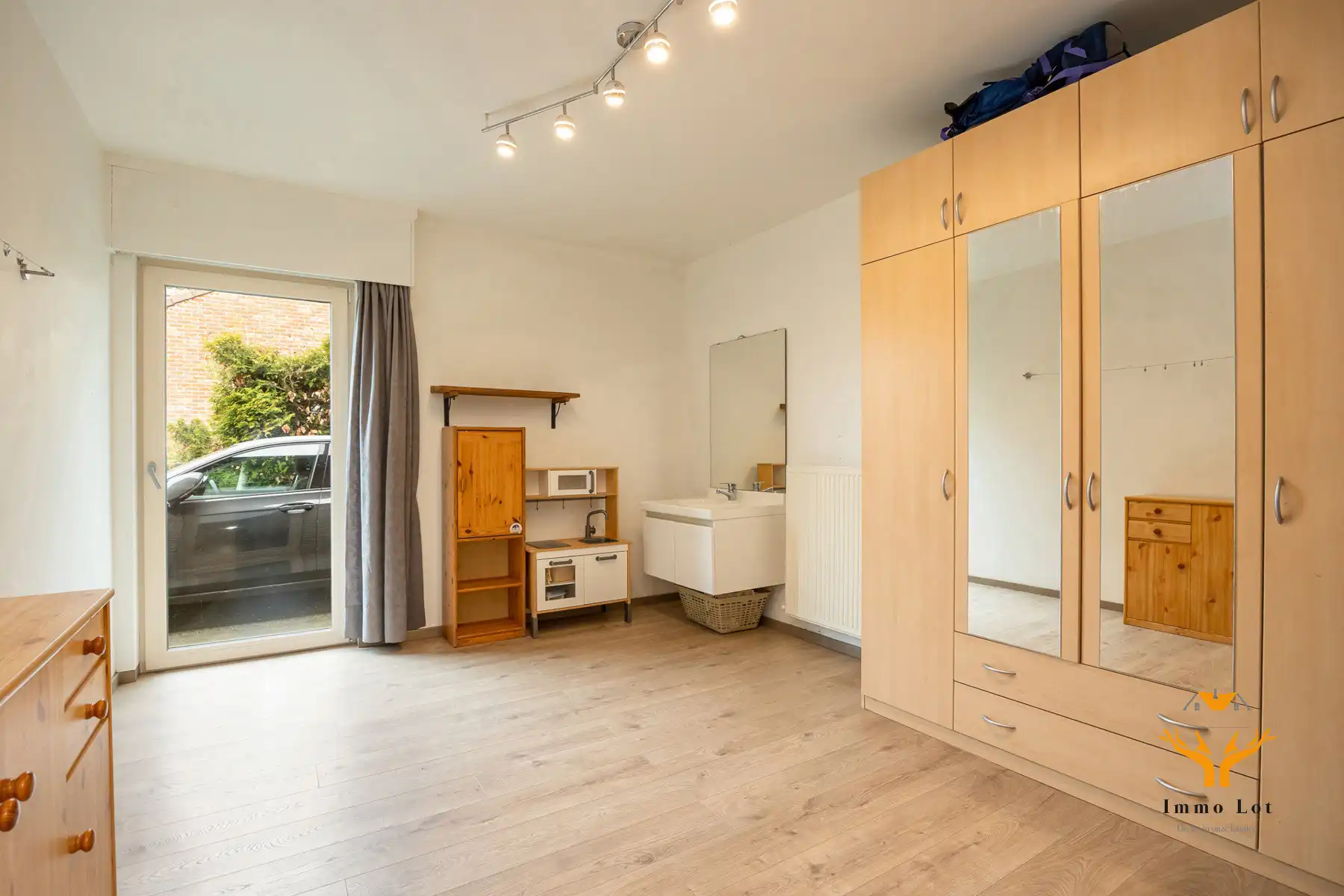 Instapklare gezinswoning met 7 slpk en tal van mogelijkheden foto 17