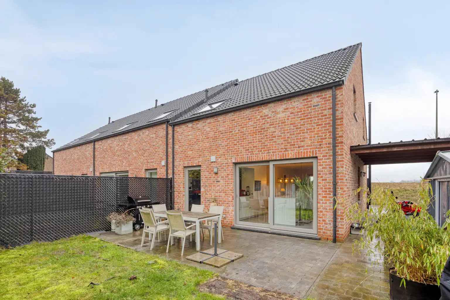 Recente instapklare woonst met tuin in Eliksem foto 30