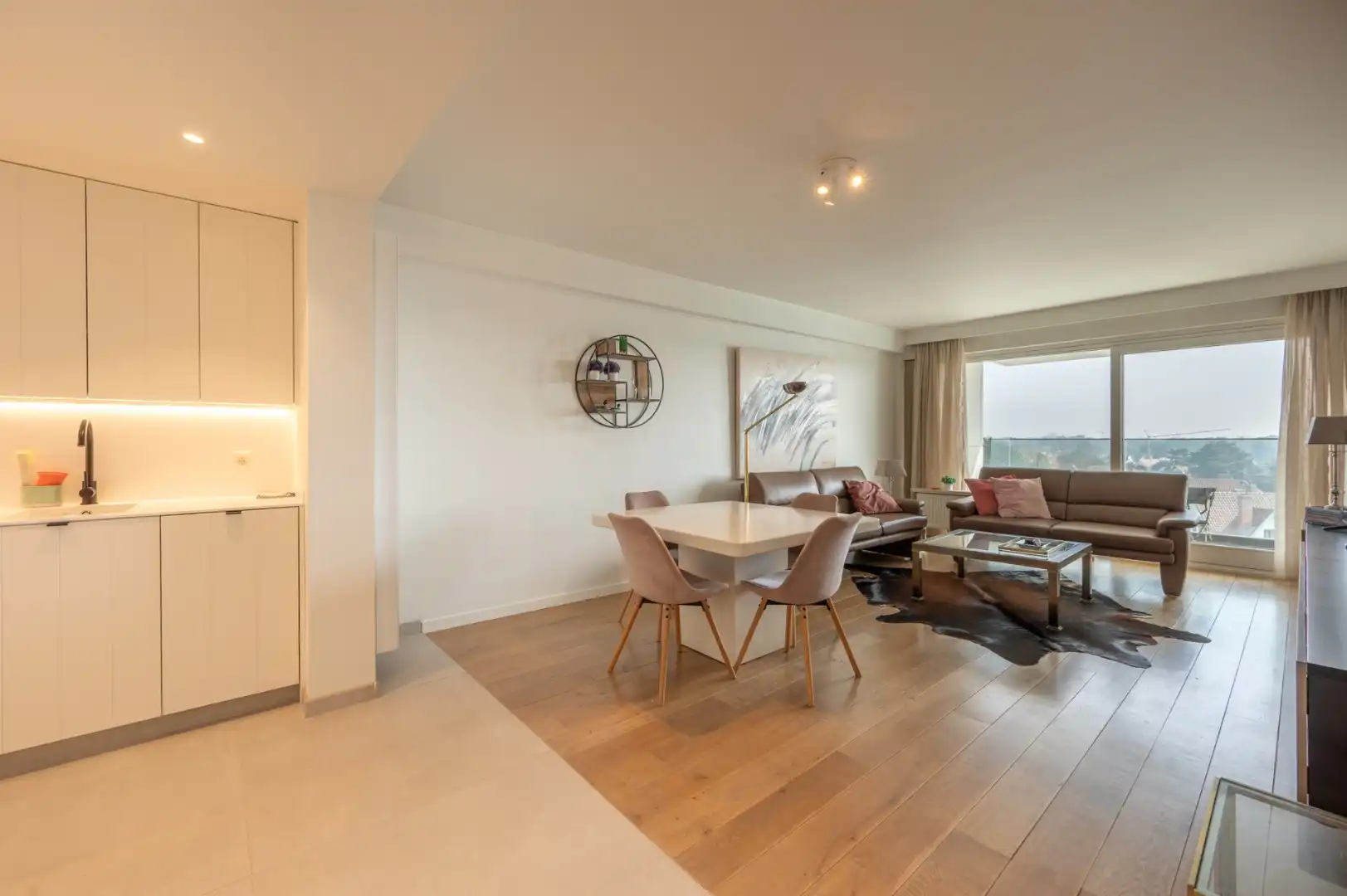 Appartement op de vijfde verdieping gelegen in hartje Zoute op enkele passen van het Albertplein  foto 6