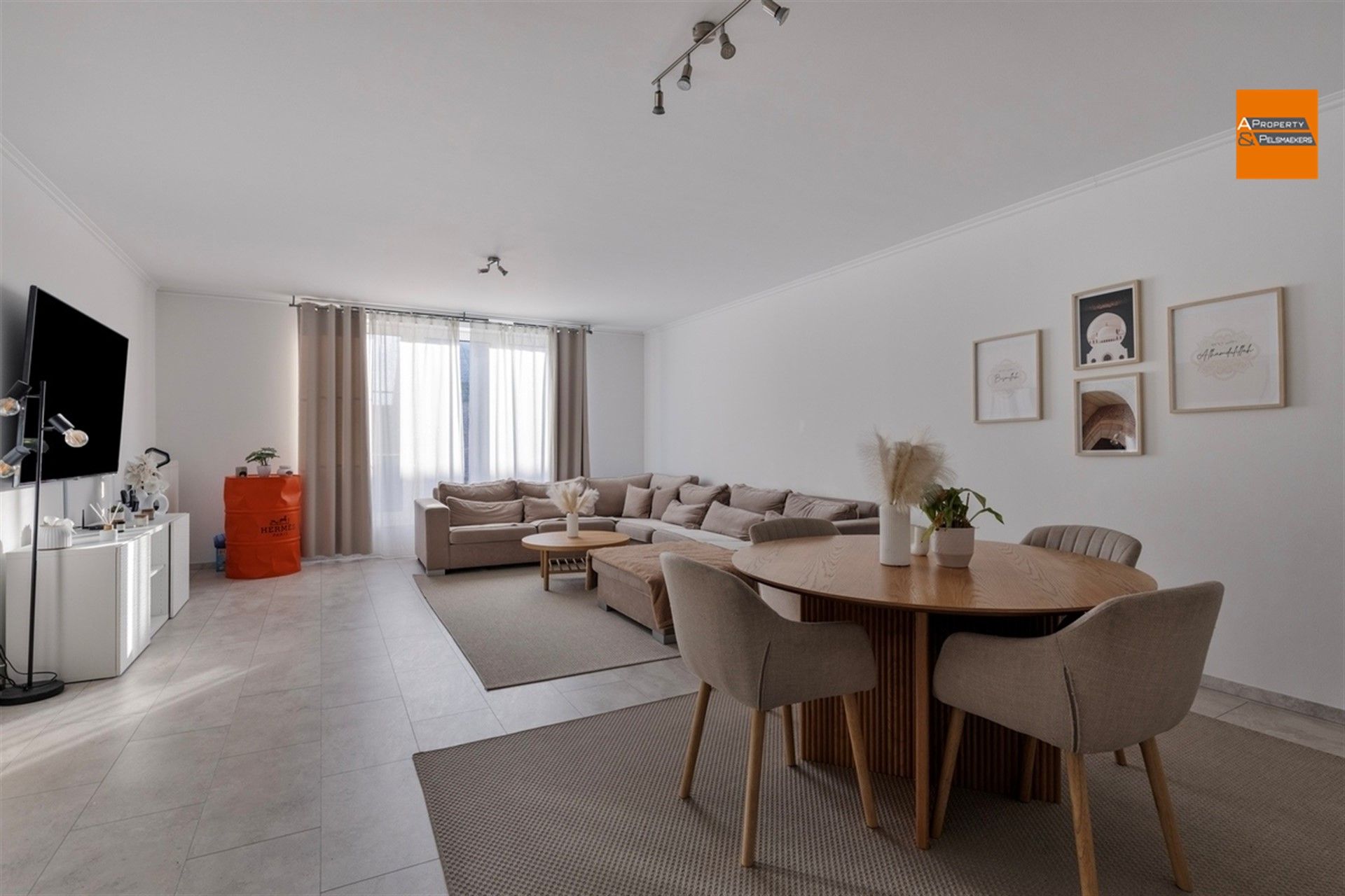 Ruim duplexappartement met 3 slaapkamers foto 4