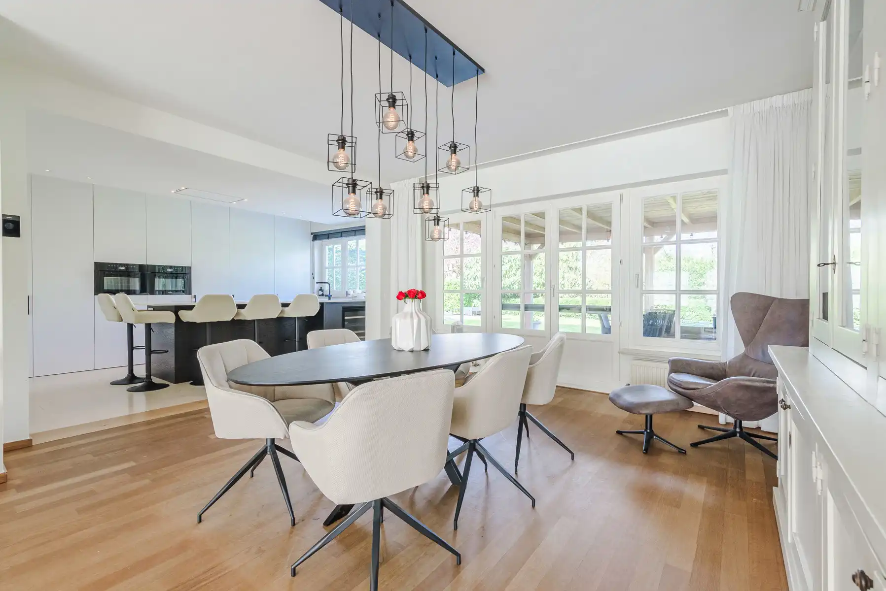 Grotendeels gerenoveerde villa in “De Lint” foto 9