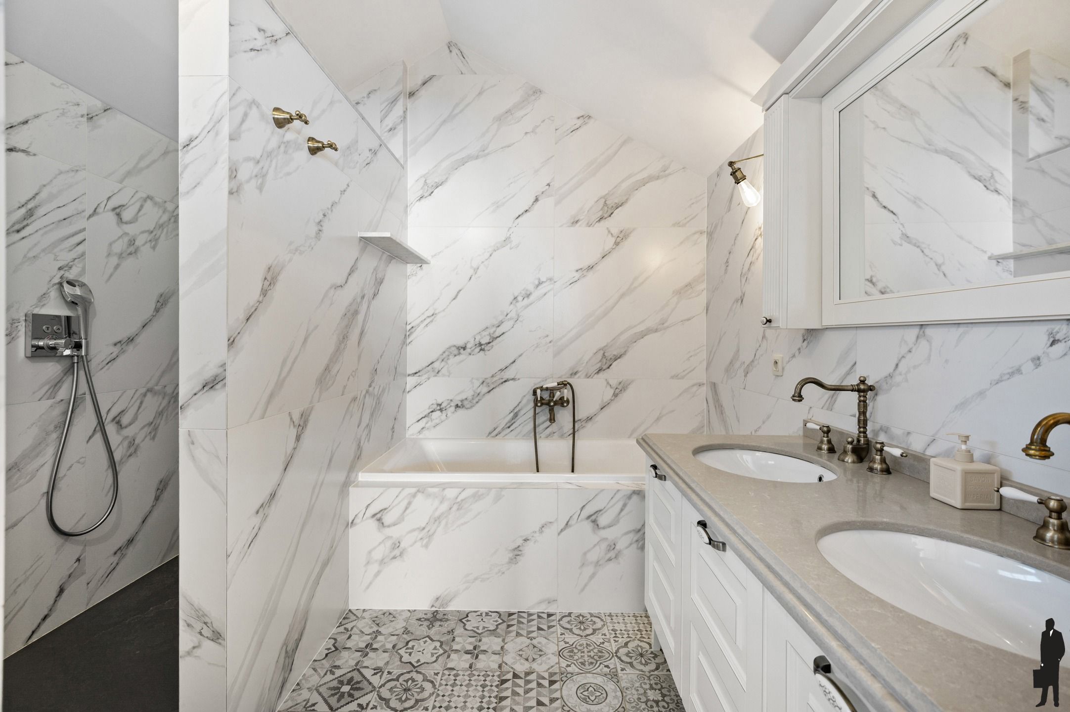 Exclusieve, gerenoveerde villa in rustige buurt foto 15