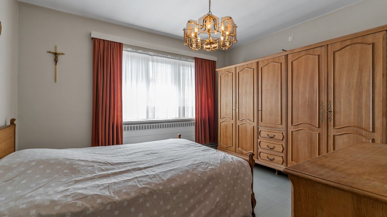 Ruime woning met 3 slaapkamers, tuin en garage foto 12