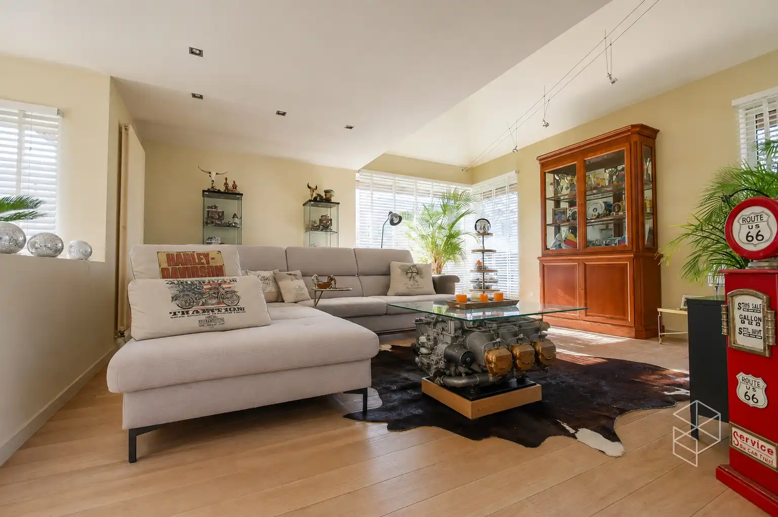 Ruime en karaktervolle woning op 926 m² centraal gelegen te Jabbeke foto 6