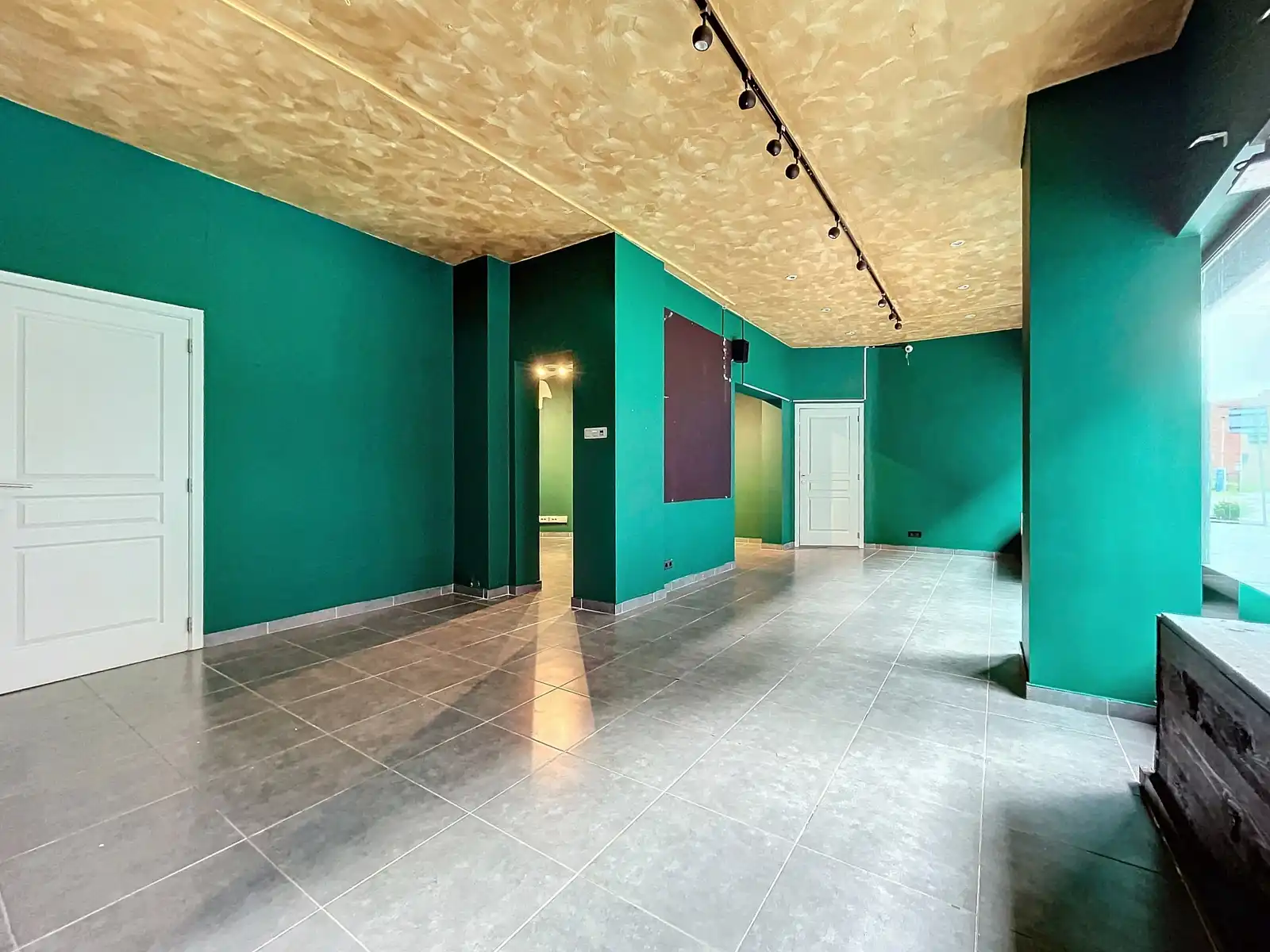 Handelspand nabij Station van Tienen foto 3