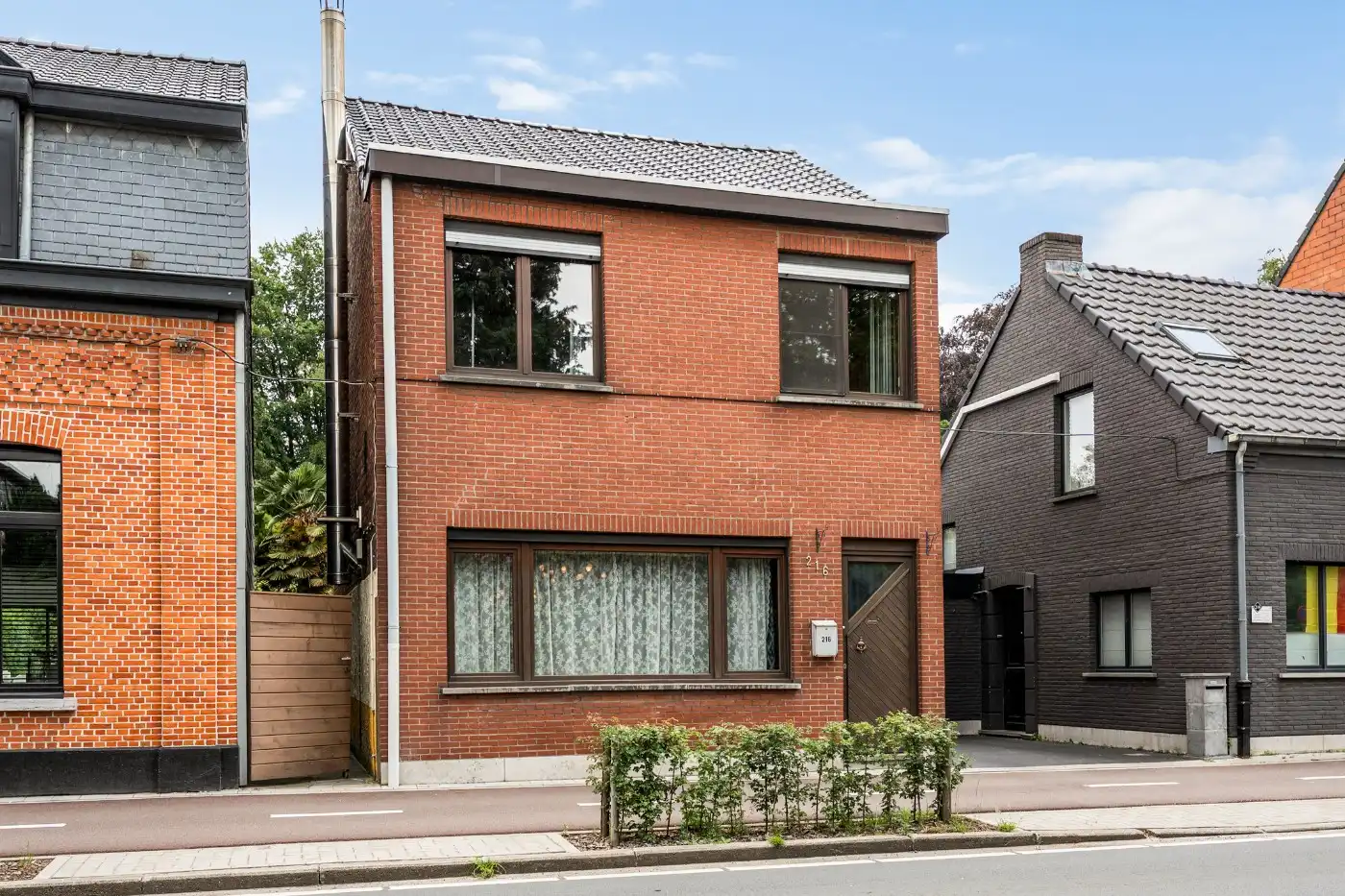 Hoofdfoto van de publicatie: Charmante te renoveren HOB met 2 à 3 slpk. en ruime tuin in Kapellen